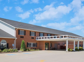 Super 8 New Hampton