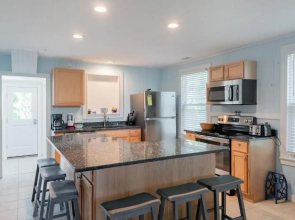 306 E Arctic Ave.