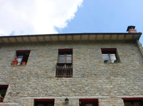 House With 5 Bedrooms in Mieres del Camino, With Wonderful Mountain View, Balcony and Wifi Near the Slopes