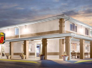 Super 8 by Wyndham Richlands/Claypool Hill Area