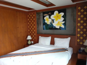 Renoir boutique hotel