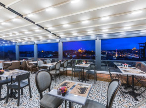 Meroddi La Porta Hotel