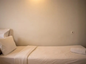 Modern And Classic 1Br At Evenciio Apartment