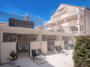 Beachfront Villa near Zlatni rat
