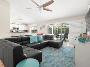 Complete SeaRenity, 4 BRs, Private Pool, Walk to Beach, Sleeps 8