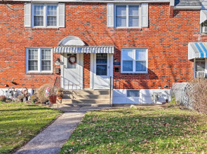 The Gallery, an Allentown Retreat w/ Views!