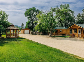 Rustic Ridge Cabins, Charming Retreat (3 Options!)