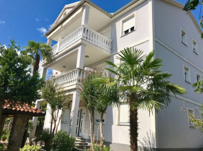 Spacious Apartment at Icici With Beach Nearby