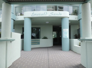 Emerald Sands Holiday Apartments