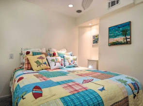 Catalina Island Home: Walk to Main Street Beach!