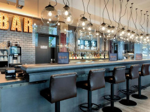 Отель Premier Inn Berlin Alexanderplatz