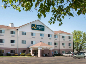 Quality Inn Brooklyn Center