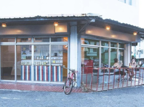 Hostel Who Knows