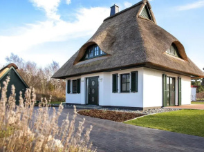 Reetdachhaus am Bodden mit Sauna