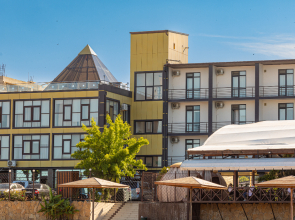 Alie Parusa Hotel