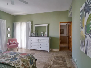 Luxury Beach Penthouse w Private Deck Ocean Views C-402