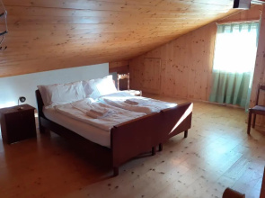 Mandarda stile rustico 6/8 letti
