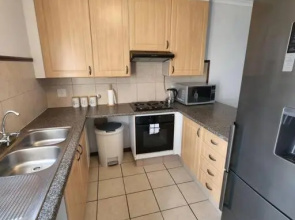 Elegant 2 bed apartment next to Gautrain Centurion