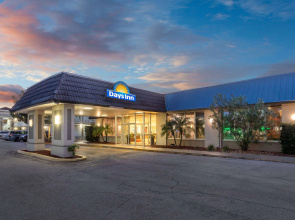 Days Inn by Wyndham Titusville Kennedy Space Center