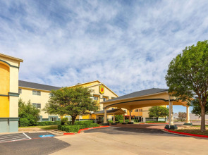 Super 8 by Wyndham Lubbock West