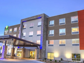 Holiday Inn Express & Suites Spencer
