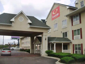 Econo Lodge Inn & Suites