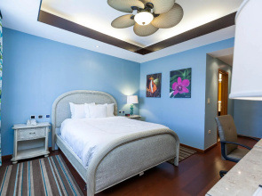 Surfrider Resort Hotel