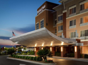 DoubleTree by Hilton Hotel Savannah Airport