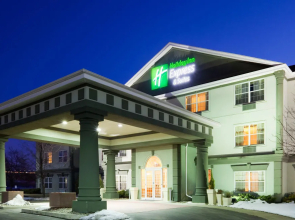 Holiday Inn Express Hotel & Suites Oshkosh Stateroute 41
