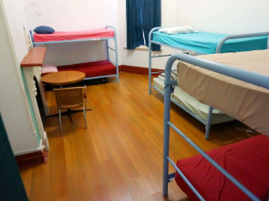 Sundancer Backpackers Resort