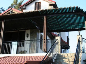 Karvounas Cottages