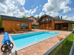 Dream Villa Sleeps 8 With Sauna