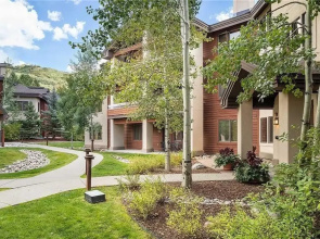 3206 Champagne Lodge, Trappeur's Crossing Apartment 2