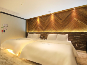 Gwangju Cheomdan Ferrari Hotel