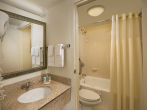 Quality Inn Miami Airport - Doral
