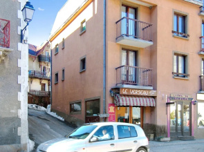 Studio in Aiguilles, With Wonderful Mountain View and Wifi - 5 km From