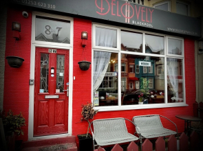 Delovely Hotel