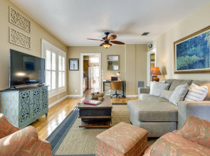 Lakefront Tavares Home w/ Deck, Patio & Dock!