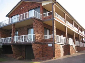 Beachcomer, Unit 2 - The Entrance, NSW