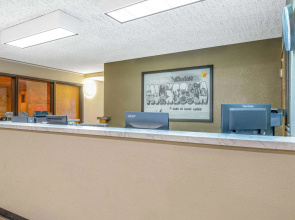 Super 8 by Wyndham Duluth