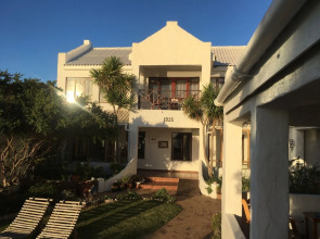 Saxon Lodge