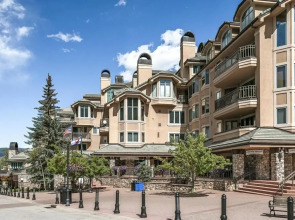 Luxury 3 Bedroom Condo in the Heart of Beaver Creek Village With Heated Pool