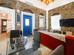 Simplistic Holiday Home in Oinousses with Balcony