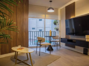 w Exceptional 1BR w Balcony in San Isidro