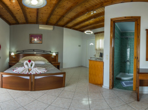 Makis Studios And Apartments