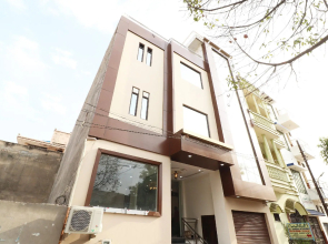 OYO 42691 Rhythm Residency