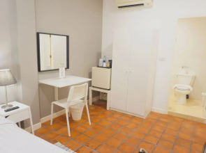 Ratchadamnoen Residence