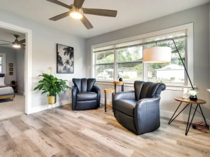 Dtwn Winter Garden Home: 12 Mi to Disney!