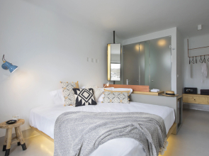 Dreambox Mykonos Suites and Mini Villas