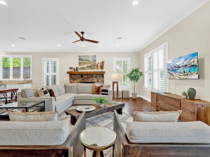 Heart of Fredericksburg With Pool Hot-tub&grill